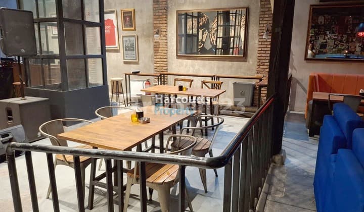 Disewakan Tempat Usaha Lokasi Strategis Area Jl. Wahid Hasyim Menteng Niihh Bolo di Pusat Kota Area Komersil di Menteng Loh !!