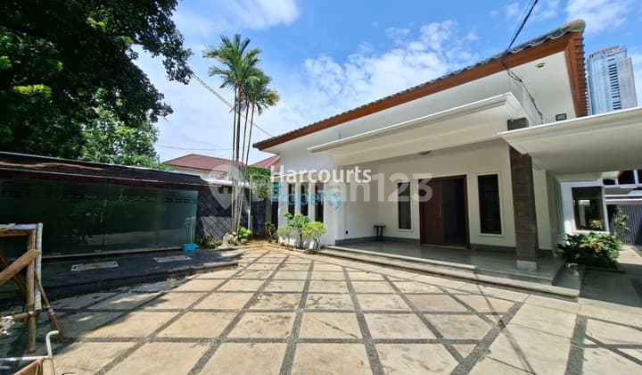 Disewakan Rumah Hunian Nyaman dan Luas Area Jl. Kusuma Atmadja Menteng