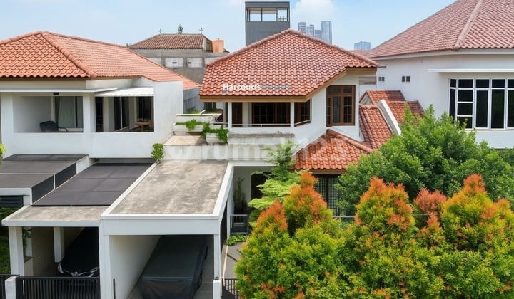 Dijual Rumah Klasik Dalam Komplek Area Lebak Bulus