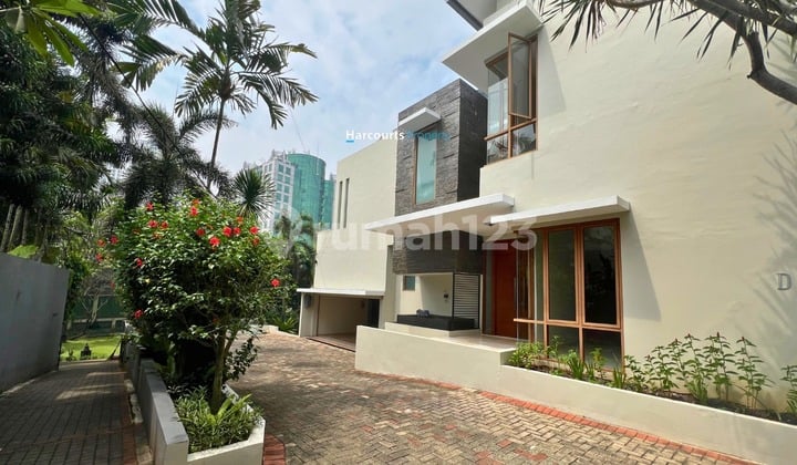 Disewakan Townhouse Modern Tropikal Area Jl. Pejaten Barat
