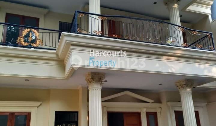 Dijual/Disewa Rumah 2 Lantai European Style Area Jl. Wijaya Kebayoran Baru