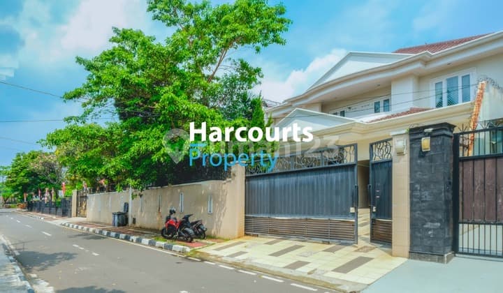 Disewa/Dijual Rumah Klasik Eropa Cocok untuk Hunian Area Jl. Lembang Menteng