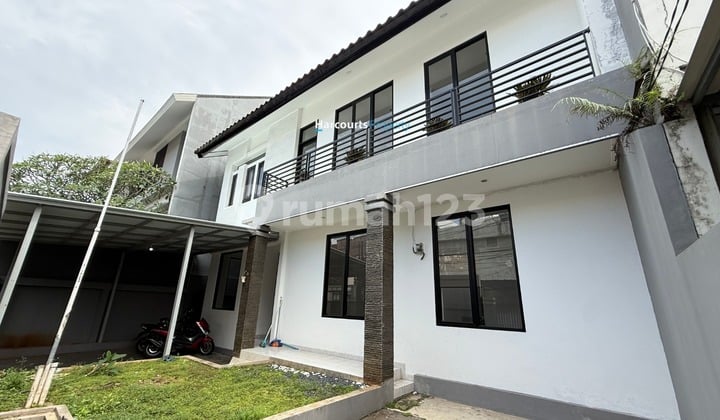 Dijual Rumah Modern Terawat Siap Huni Area Jl. Cibulan Senopati Kebayoran Baru