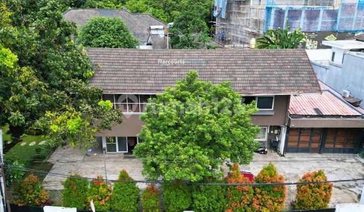 Dijual TURUN HARGA Mini Building Klasik Cocok Untuk Kantor atau Tempat Usaha Area Jl. Prapanca