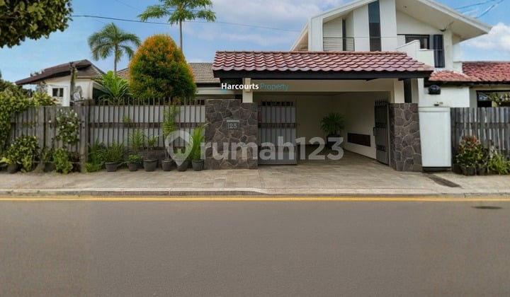 For Sale Classic House Ready for Renovation in Bangka Area