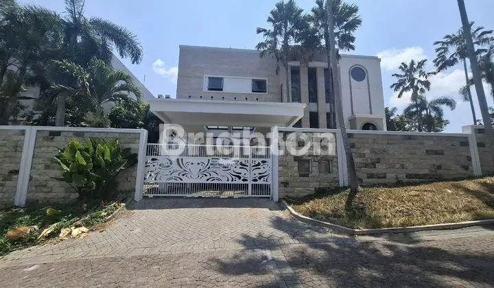 Affordable 3-Story House at Golf Pinnacle Citraland Surabaya