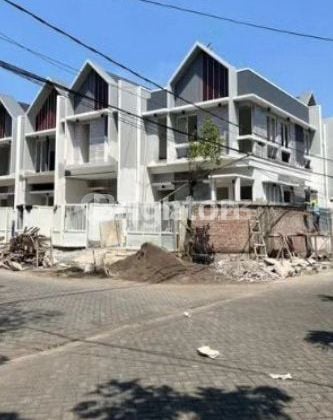 RUMAH BARU TENGGILIS HOOK