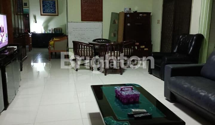 RUMAH BU DI JEMURSARI SURABAYA COCOK UNTUK USAHA