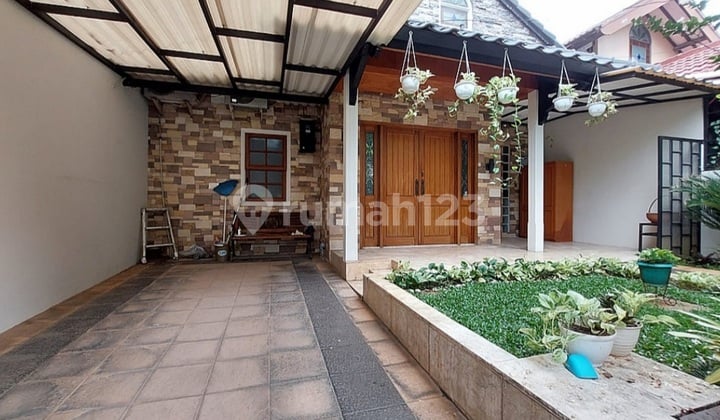 Newly renovated minimalist affordable house in Bintaro.