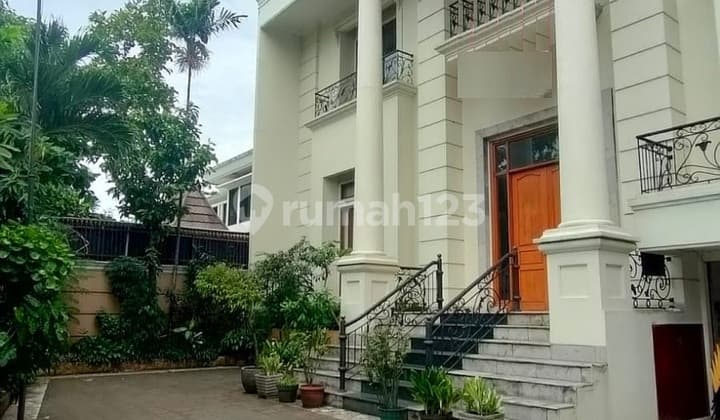 Rumah lux siap huni di area elit pondok indah