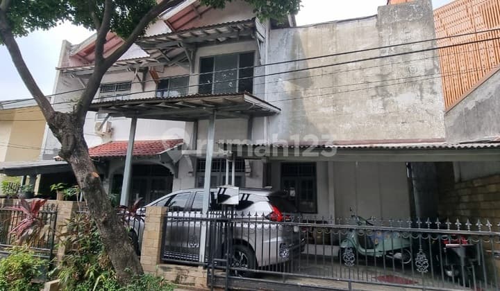 House in a Strategic Location in Bintaro Sector 3