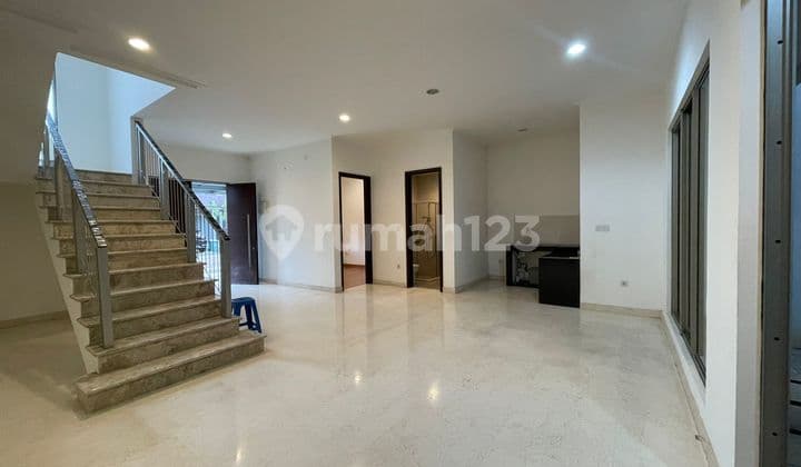 Dijual Cepat Rumah Brand New di Golf Island Pik