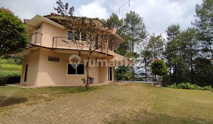 For sale villa in Cisarua Puncak near Safari Park