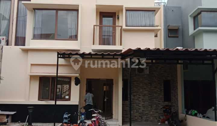 For Rent Renovated House Ready to Occupy in JGC East Jakarta