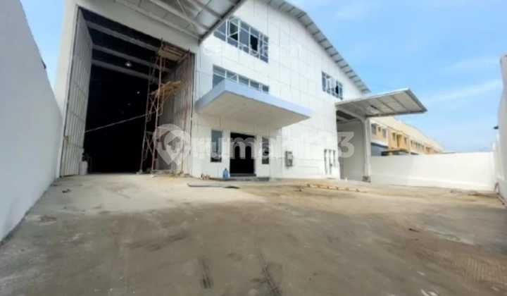 Gudang Luas 2.240M2 Akses Kontainer Siap Operasional di Cikarang Bekasi