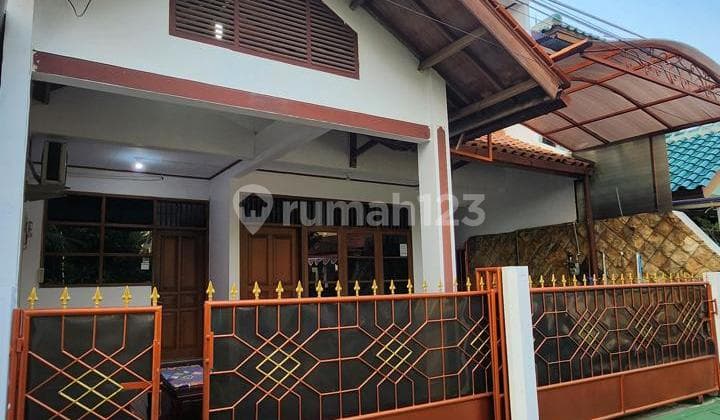 Minimalist 3-Storey House in Pondok Kelapa, East Jakarta - Strategically Located Near Public Facilities