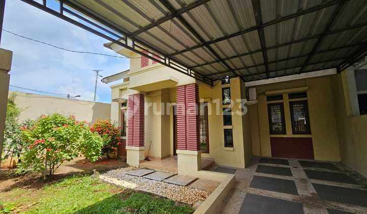 Dijual Rumahhoek Luas 190 Depan Taman Aralia Harapan Indah Bekasi