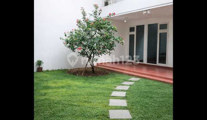 2-Story House 8 Meters Wide in Taman Modern, Cakung, East Jakarta