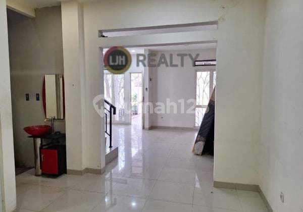 Dijual Rumah di Metland Menteng Cluster Victoria