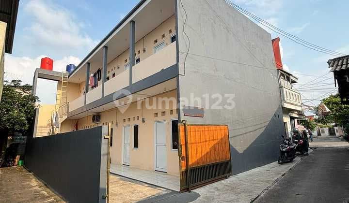 Kontrakan 2 Lantai 10 Pintu dekat Rumah Sakit di Mustika Jaya