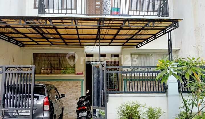 Dijual Rumah Furnish 2,5lt Luas 148 SHM di Griya Harapan Permai
