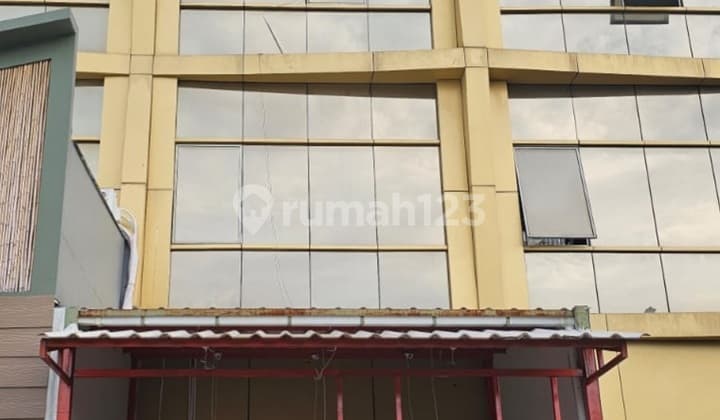 Ruko Golf Island Urban Farm di Pik Jakarta Utara