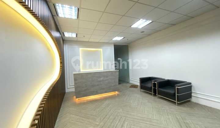 Sewa Murah Cepat Office Lippo St Moritz di Puri Indah Jakarta Barat