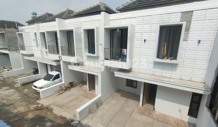 Rumah Di Jual Dalam Lingkungan Perumahan Lokasi Strategis Dekat Ke Tol Dan Terminal Di Cijantung Jakarta Timur