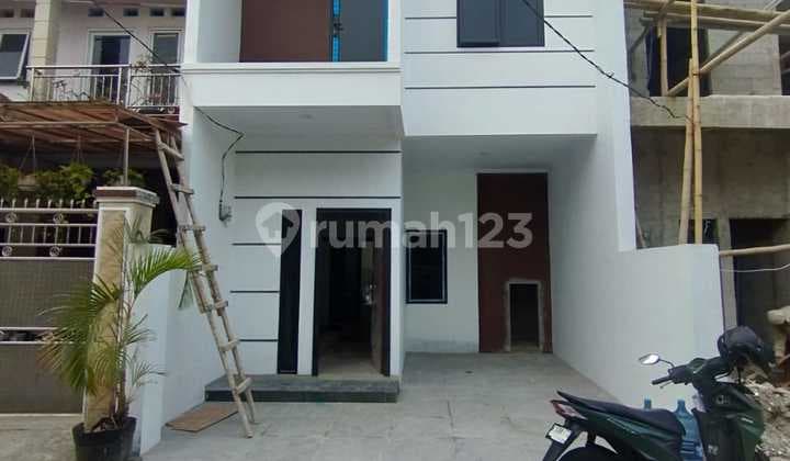 Rumah Dua Lantai Dan Satu Lantai Lokasi Strategis Modern Minimalis Dekat Skolah Noah Dekat Ke Jalan Utama Kalisari Pasar Rebo Jakarta Timur