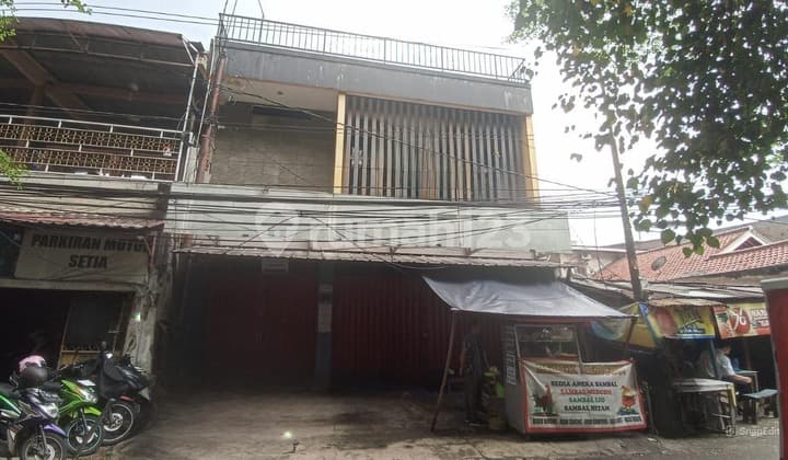 Ruko Strategis di Samping Mall di Bekasi Yg Ramai Dilalui Kendaraan