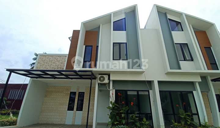 Promenade, Rumah lebar dan Modern di Prima Harapan Regency, Bekasi Utara
