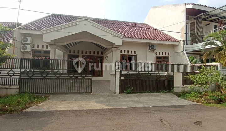 Rumah Luas Dekat Summarecon Bekasi dan 2 Muka di Duta Harpan, Bekasi Utara, Bekasi
