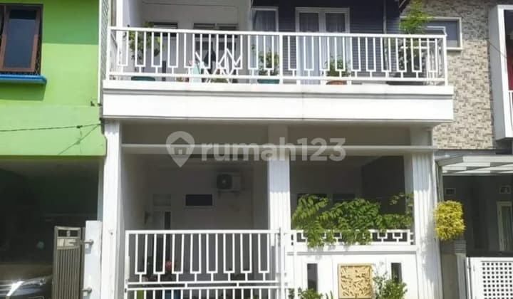 Rumah Cantik di Perumahan Taman Kota Bekasi