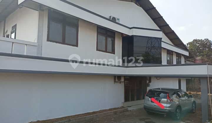 Gudang Pinggir Jalan Raya Akses 2 Tol Bekasi Kota