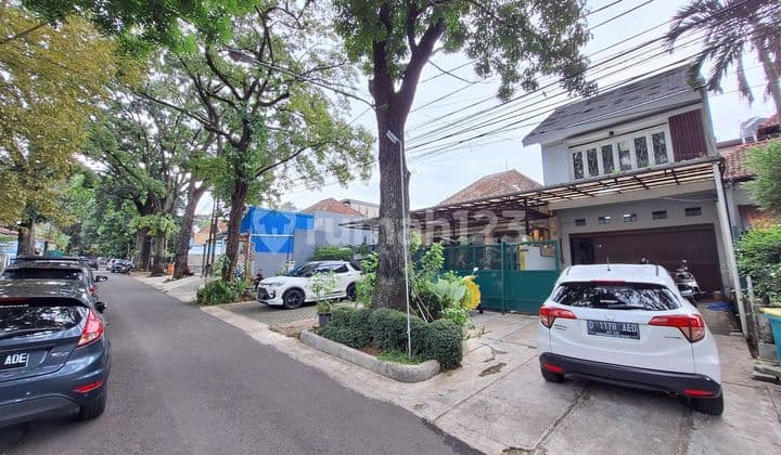 Premium House and Cafe in the Heart of Bandung City