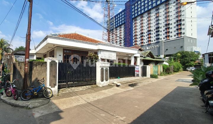 Rumah Hook Duta Pakuan Pusat Kota Akses Dekat Tol