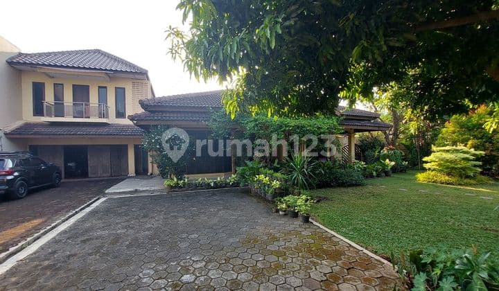 Rumah Hook Luas Bintaro Jaksel Akses Tol Termurah