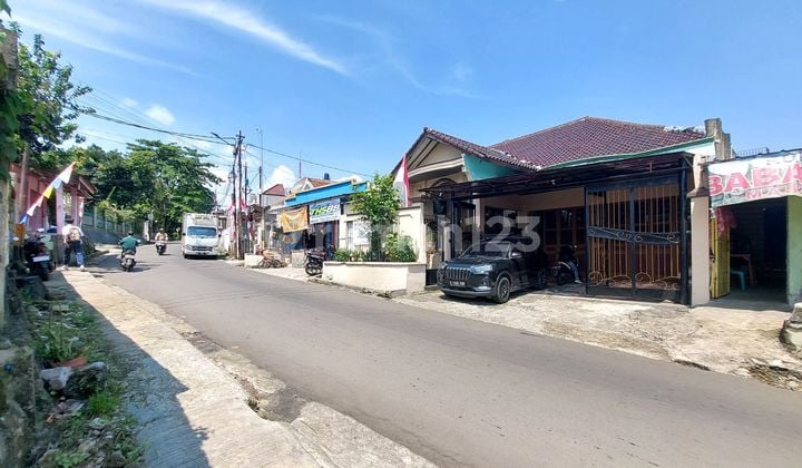 Rumah Pinggir Jalan Pusat Kota Dekat Akses Tol Dan Stasiun