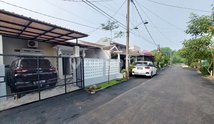 Cool 500 Million Rupiah House Ready to Live In Near Toll Road and Station.