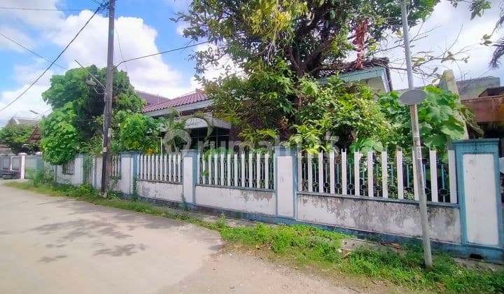 Rumah Tua Hitung Tanah, Jl Pribadi, 400m², Dekat Tol Batu Ceper