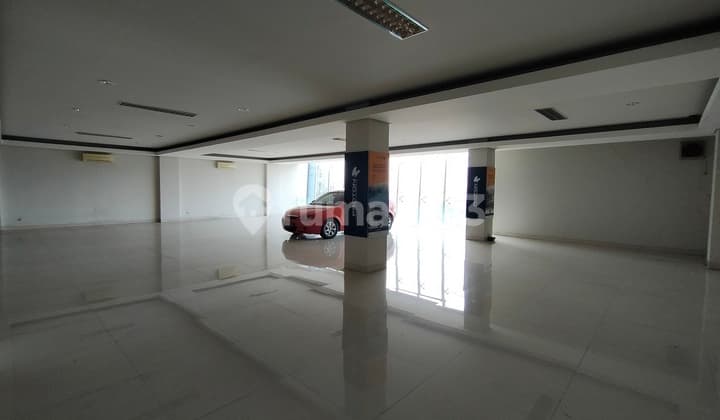 Disewa R. Usaha Ex Show Room di Kartini Dekat Stasiun Depok Lama