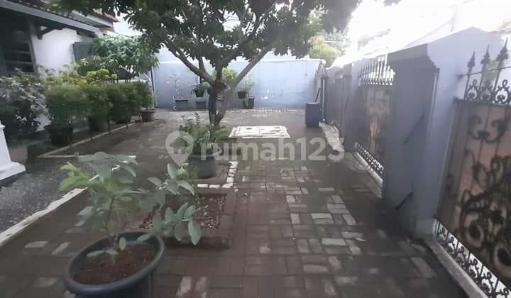 Rumah Bagus Dan Luas Diatas Lahan Yang Cukup Luas