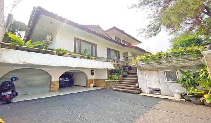 Rumah 3,5 Lantai Dalam Perumahan Villa Cinere Mas