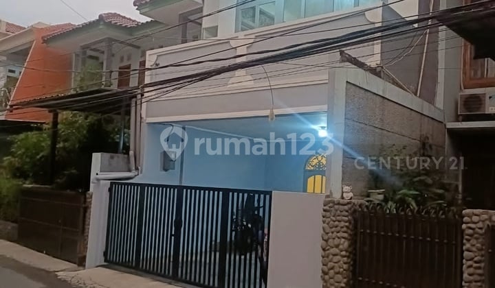 Rumah Dua Lantai Di Jatipadang, Pasar Minggu, Jaksel