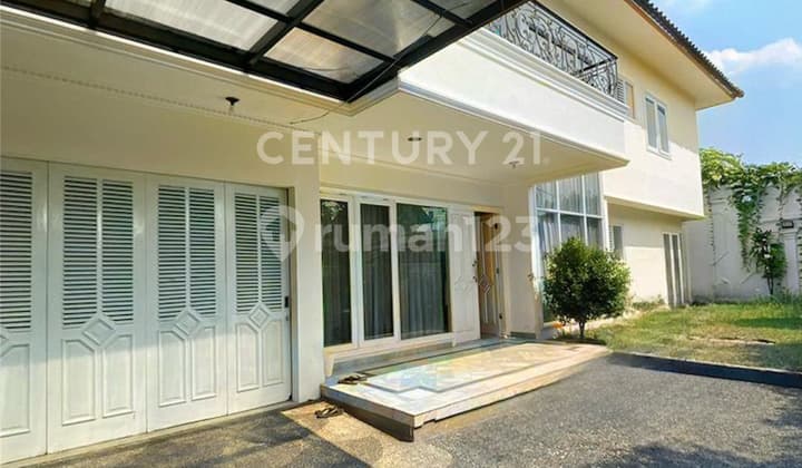Rumah Dengan Private Pool Dalam Cluster Hanya 350m Ke Ampera Raya