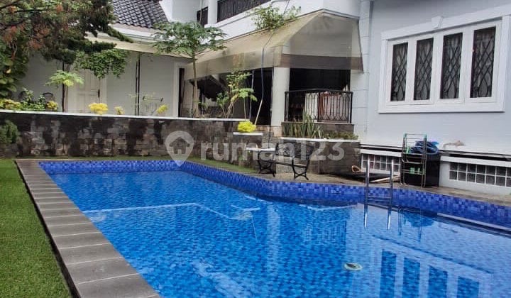 Rumah Besar Mewah Lingkungan Elite Kebayoran Baru Jakarta Selatan