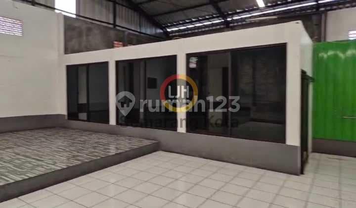 Bangunan Gudang di Jalan Kedungmundu