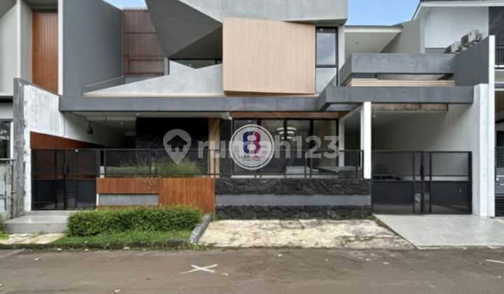 New House with Swimming Pool in Mertilang Bintaro Sector 9