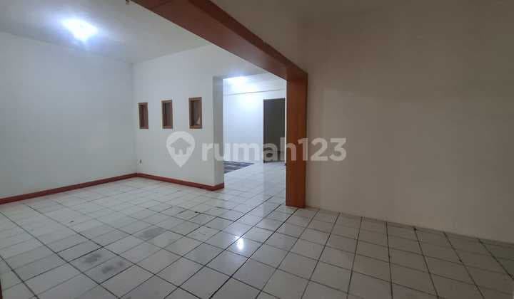 Disewa Ruang Usaha untuk Cafe Kantor Murah Bagus Bandung Kota