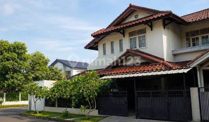 Rumah Hoek di Bintaro Sektor 9 Siap Huni